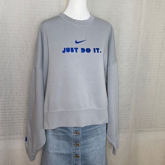 Nike L Gray Duke JUST DO IT logo Campus Collection Fleece Crop Boxy Sweatshirt - Picture 1 of 11